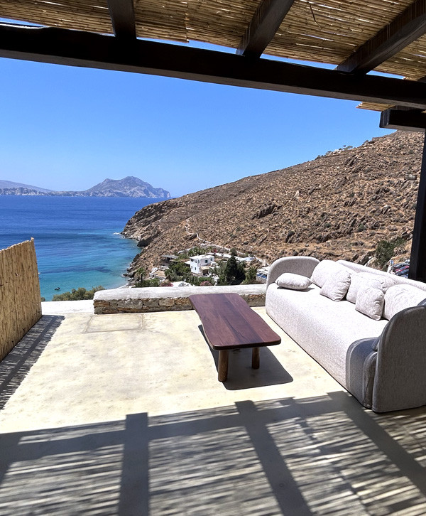 Suites & Villa with Pool